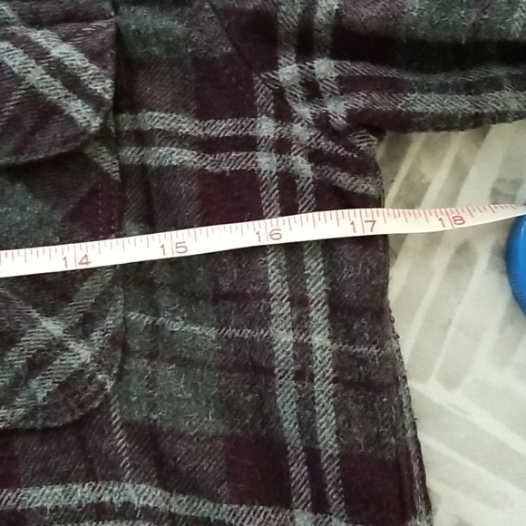 TNA plaid flannel hoody - Picture 4 of 10